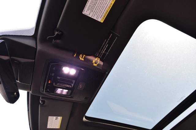 Volkswagen Tiguan Vehicle Image 21