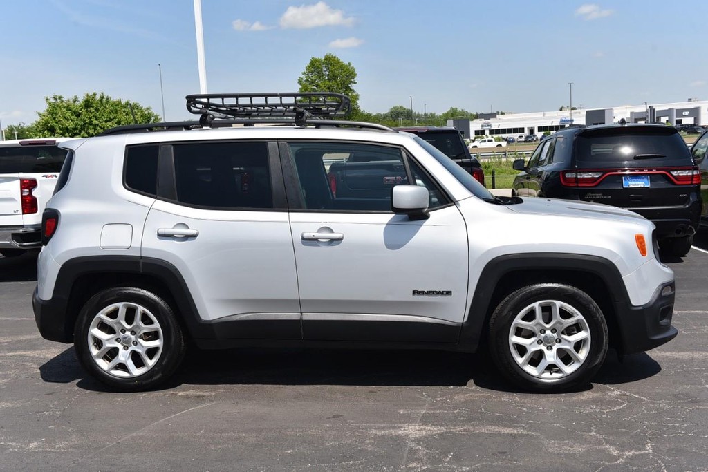 Jeep Renegade Vehicle Full-screen Gallery Image 5