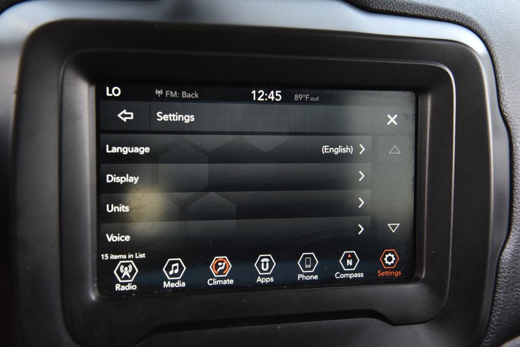 Jeep Renegade Vehicle Full-screen Gallery Image 12