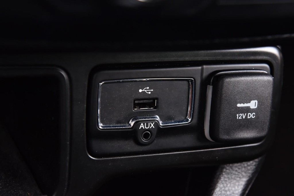 Jeep Renegade Vehicle Full-screen Gallery Image 14