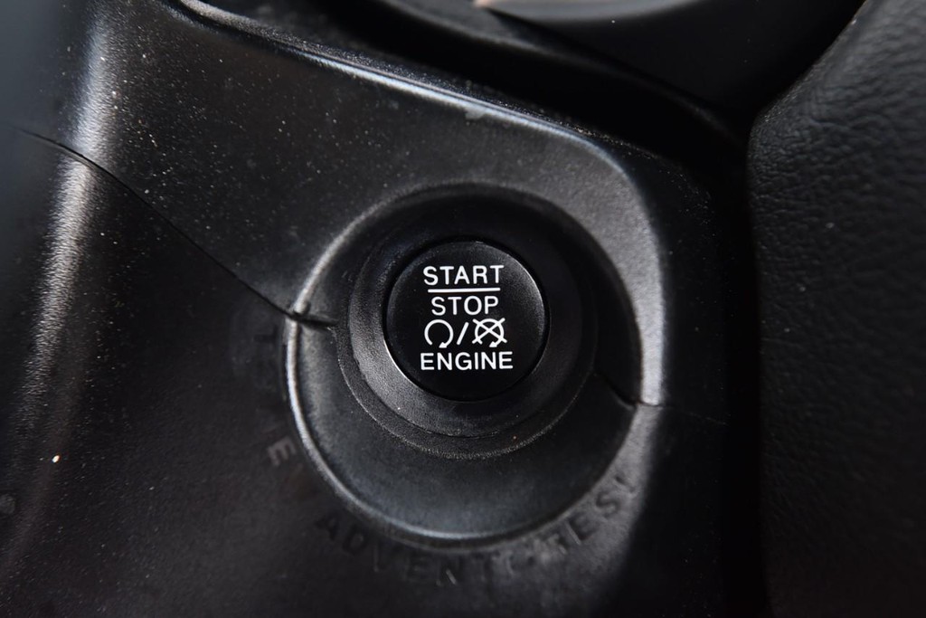 Jeep Renegade Vehicle Full-screen Gallery Image 15