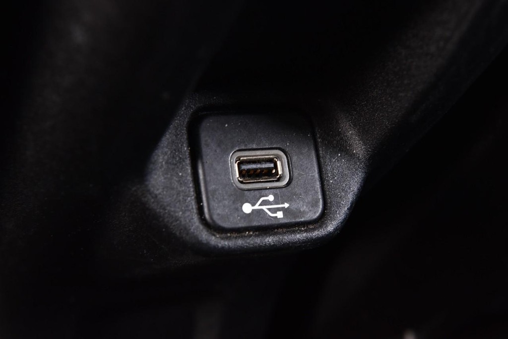 Jeep Renegade Vehicle Full-screen Gallery Image 20