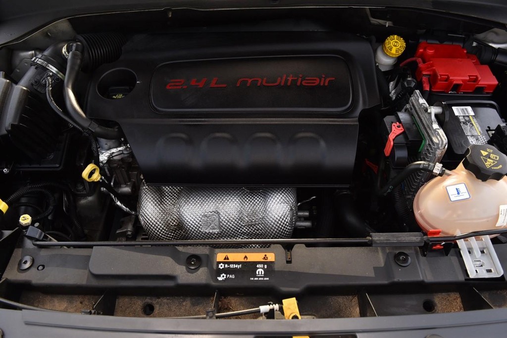 Jeep Renegade Vehicle Full-screen Gallery Image 22