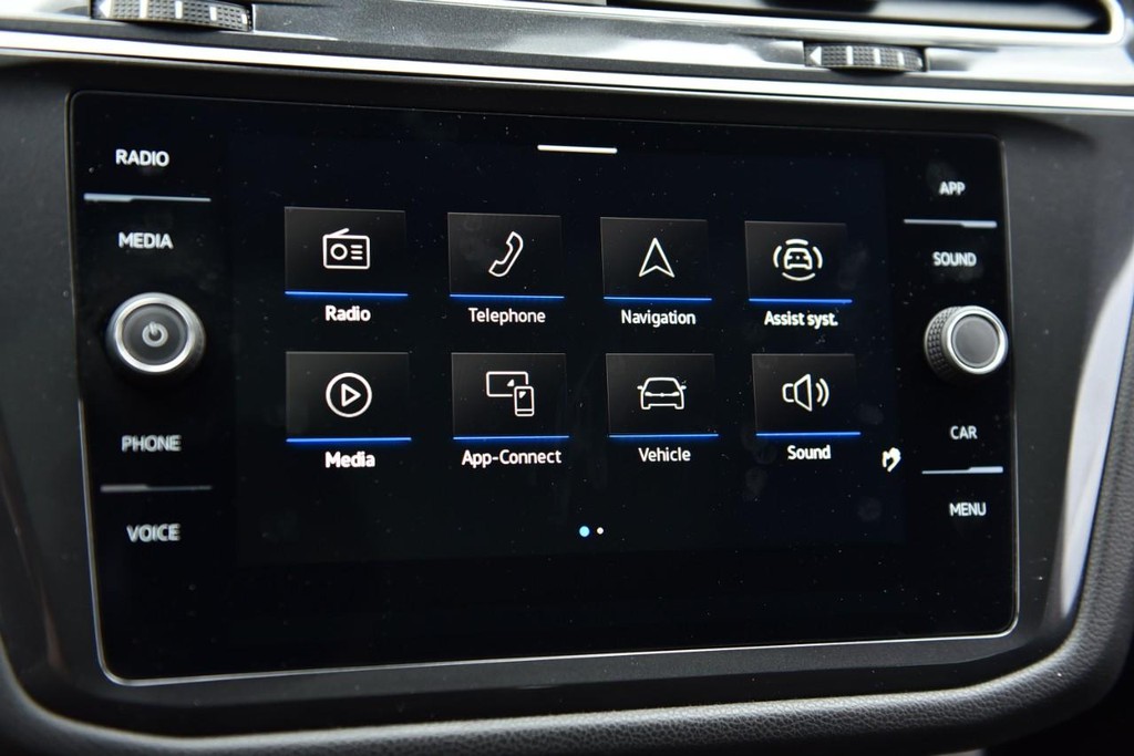 Volkswagen Tiguan Vehicle Full-screen Gallery Image 14