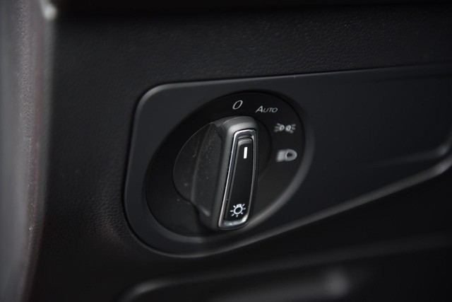 Volkswagen Tiguan Vehicle Image 11