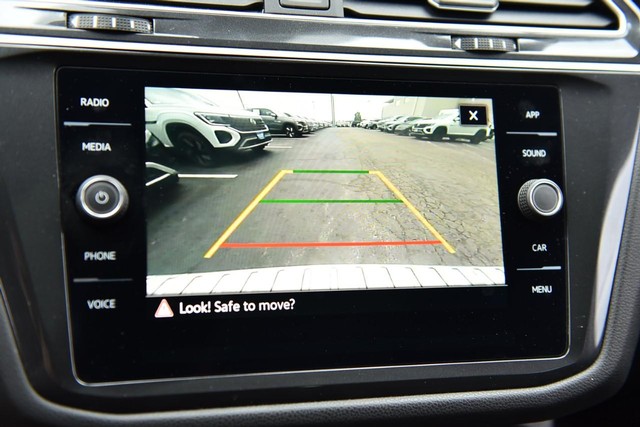 Volkswagen Tiguan Vehicle Image 13