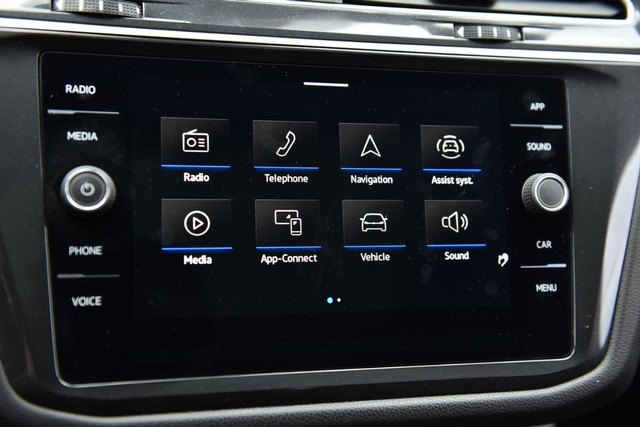 Volkswagen Tiguan Vehicle Image 14