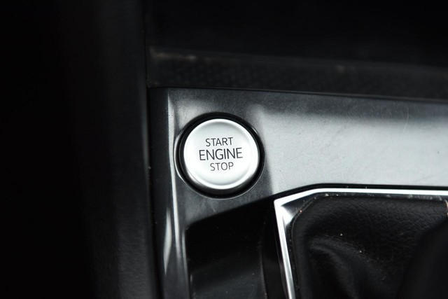 Volkswagen Tiguan Vehicle Image 17