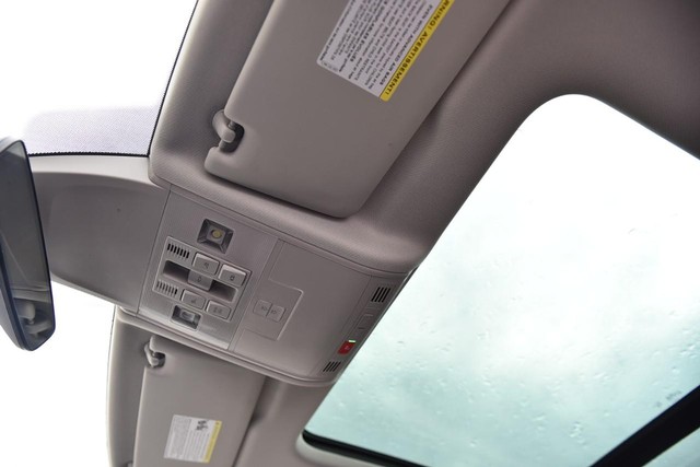 Volkswagen Tiguan Vehicle Image 22