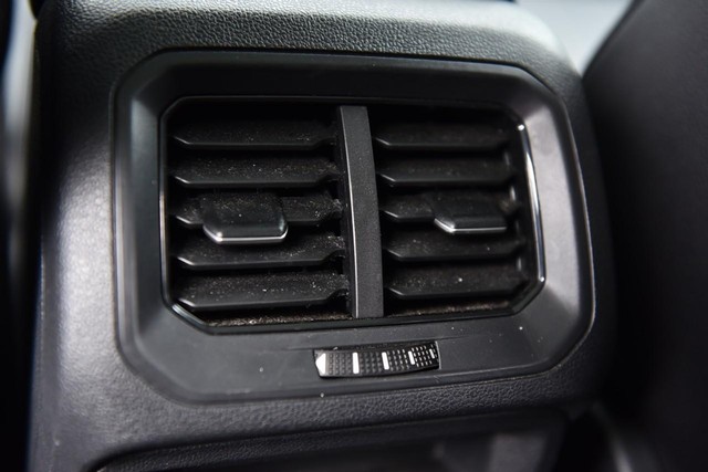 Volkswagen Tiguan Vehicle Image 24