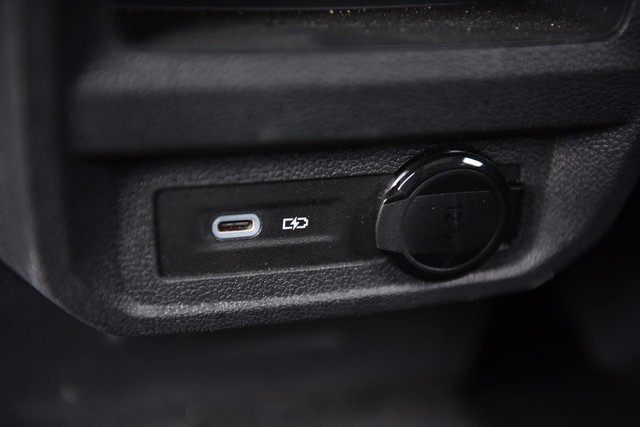 Volkswagen Tiguan Vehicle Image 25