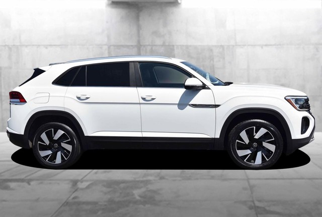 Volkswagen Atlas Cross Sport Vehicle Image 05