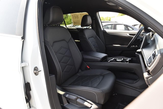 Volkswagen Atlas Cross Sport Vehicle Image 20