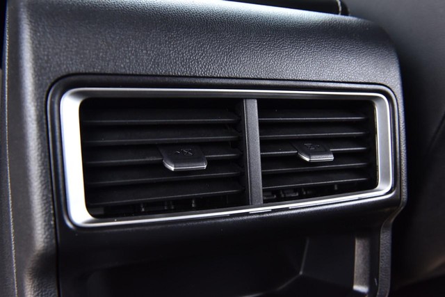 Volkswagen Atlas Cross Sport Vehicle Image 22