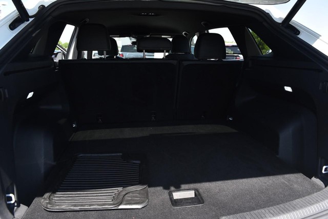 Volkswagen Atlas Cross Sport Vehicle Image 24