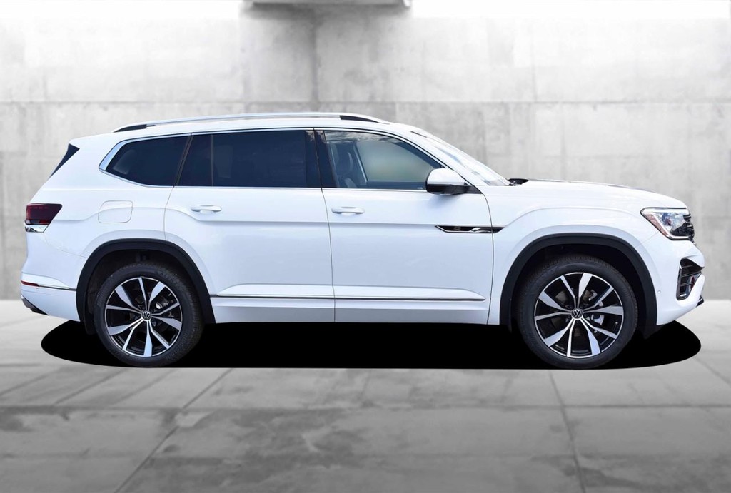 Volkswagen Atlas Vehicle Full-screen Gallery Image 5