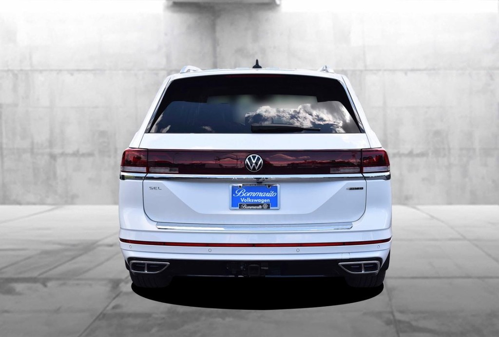 Volkswagen Atlas Vehicle Full-screen Gallery Image 6
