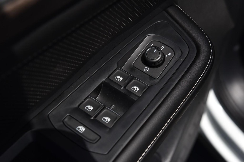 Volkswagen Atlas Vehicle Full-screen Gallery Image 8