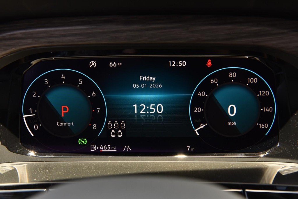 Volkswagen Atlas Vehicle Full-screen Gallery Image 12