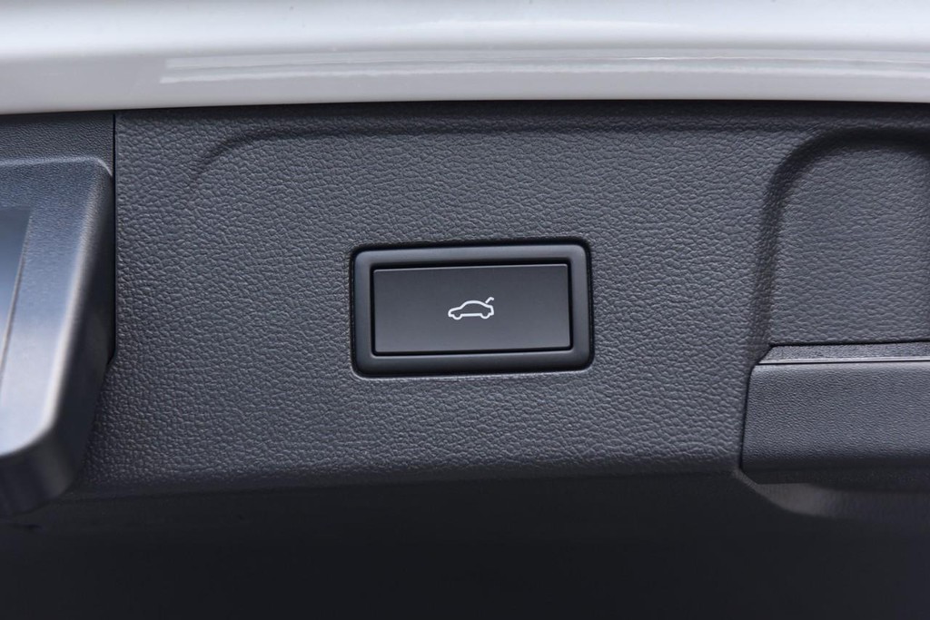 Volkswagen Atlas Vehicle Full-screen Gallery Image 27