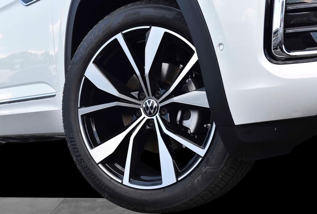 Volkswagen Atlas Vehicle Image 03