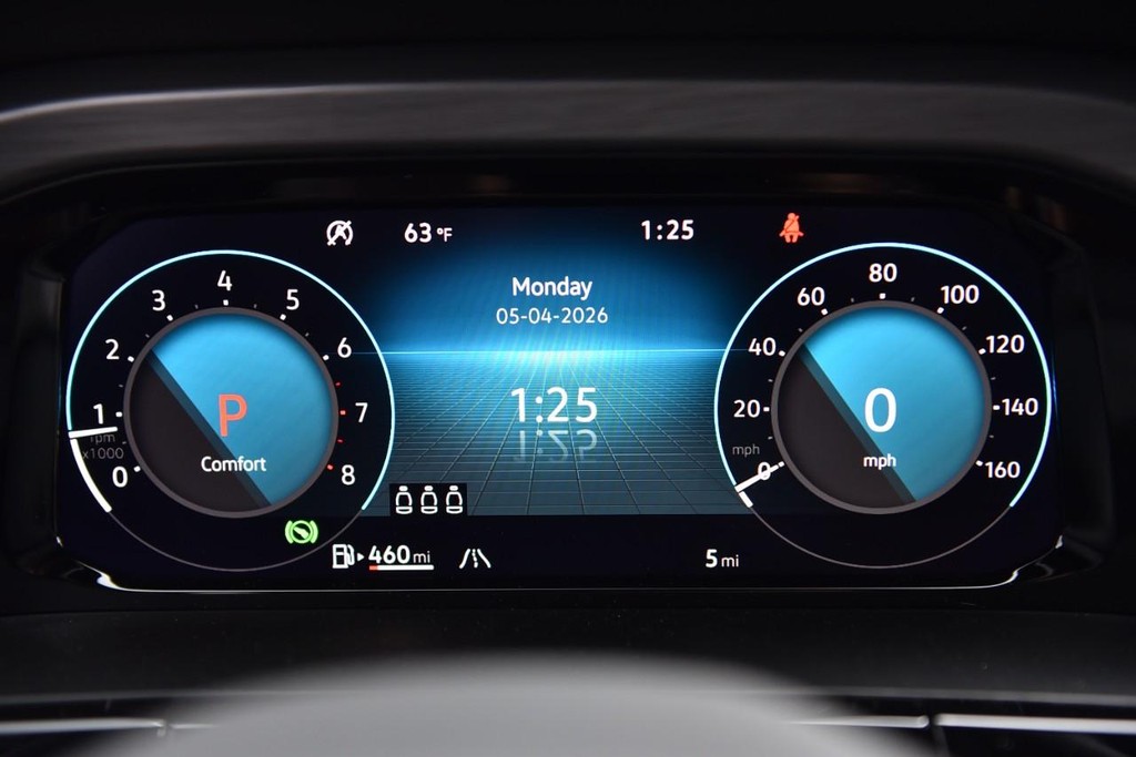 Volkswagen Atlas Cross Sport Vehicle Full-screen Gallery Image 12