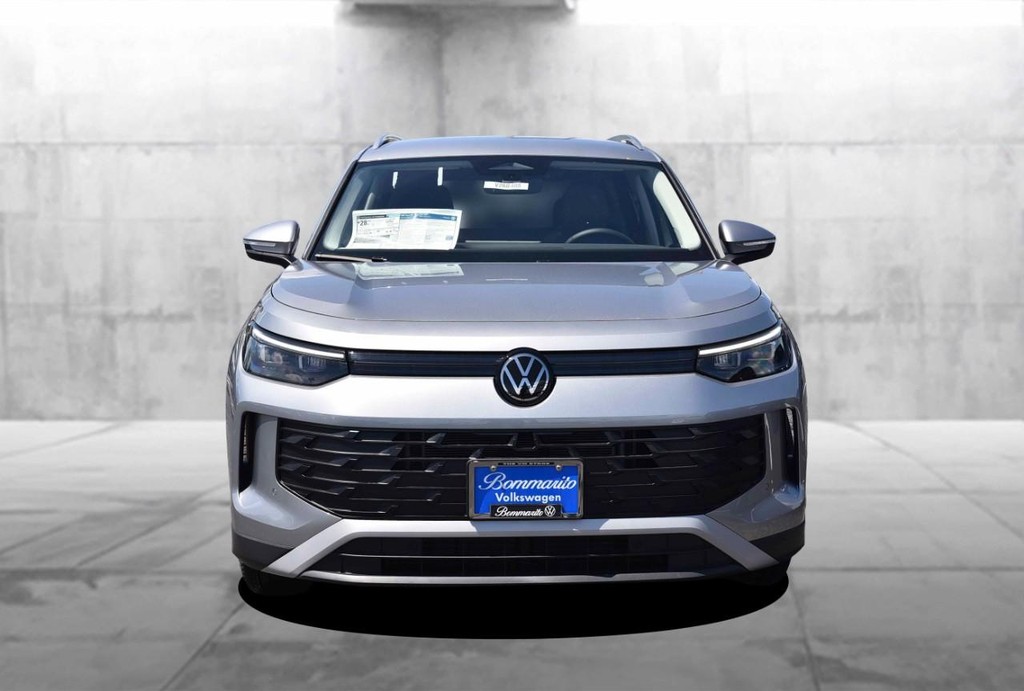 Volkswagen Tiguan Vehicle Full-screen Gallery Image 4