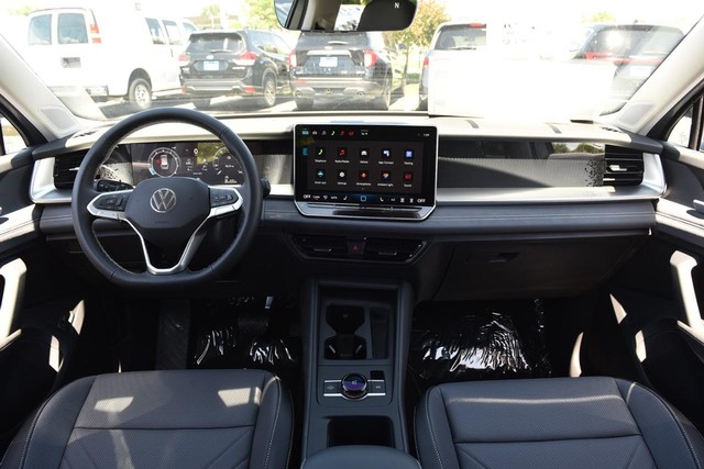 Volkswagen Tiguan Vehicle Image 07