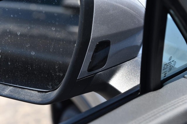 Volkswagen Tiguan Vehicle Image 10