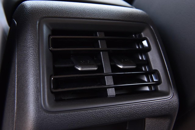Volkswagen Tiguan Vehicle Image 22