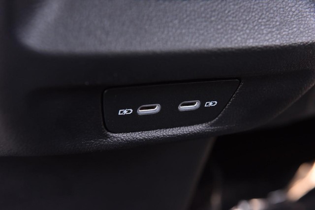 Volkswagen Tiguan Vehicle Image 23