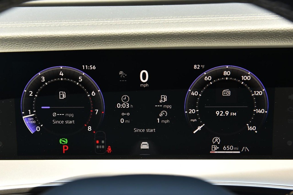 Volkswagen Tiguan Vehicle Full-screen Gallery Image 12