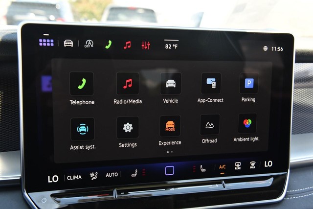 Volkswagen Tiguan Vehicle Image 15