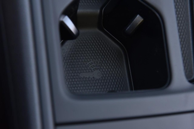 Volkswagen Tiguan Vehicle Image 16