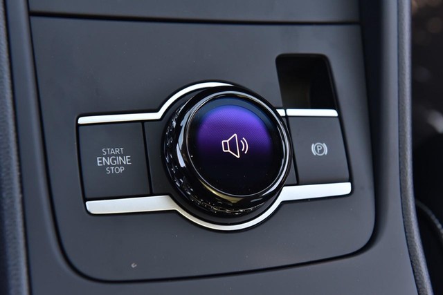 Volkswagen Tiguan Vehicle Image 17