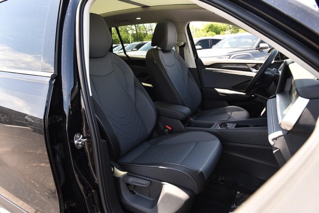 Volkswagen Tiguan Vehicle Image 20