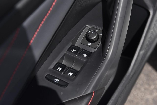Volkswagen Jetta GLI Vehicle Image 08