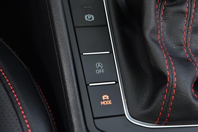 Volkswagen Jetta GLI Vehicle Image 18