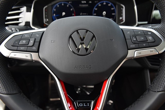 Volkswagen Jetta GLI Vehicle Image 19