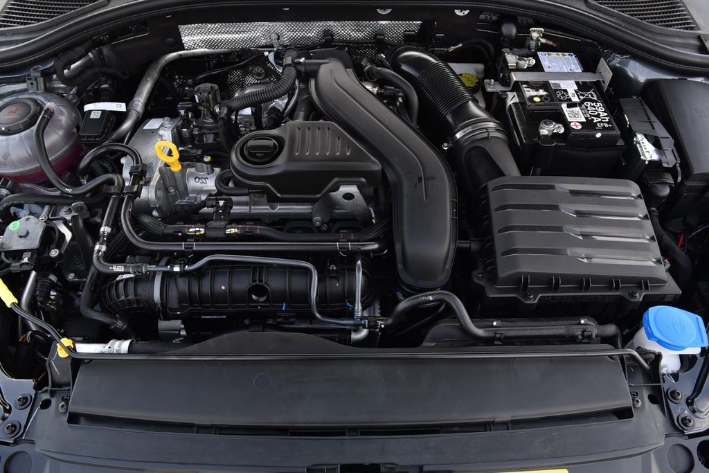 Volkswagen Jetta Vehicle Full-screen Gallery Image 23