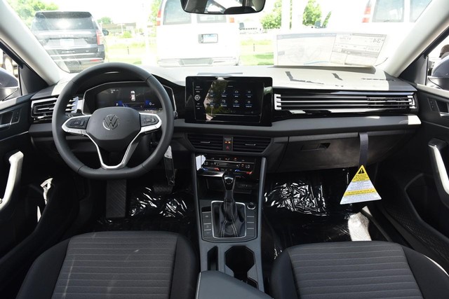 Volkswagen Jetta Vehicle Image 07