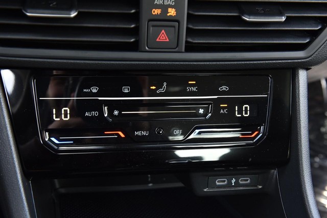 Volkswagen Jetta Vehicle Image 15