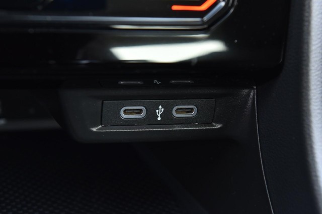 Volkswagen Jetta Vehicle Image 16