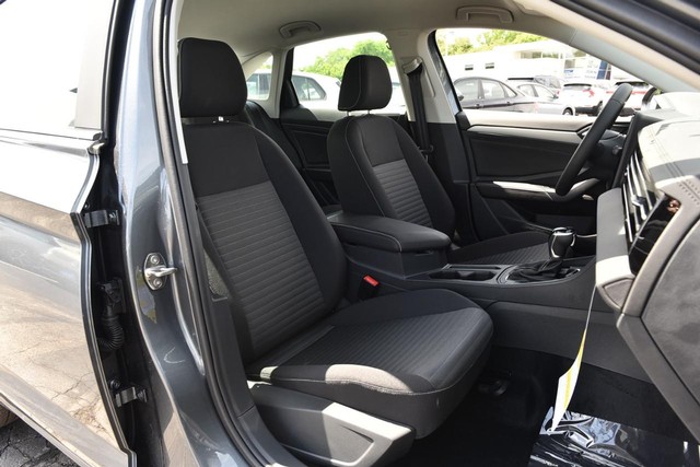 Volkswagen Jetta Vehicle Image 20