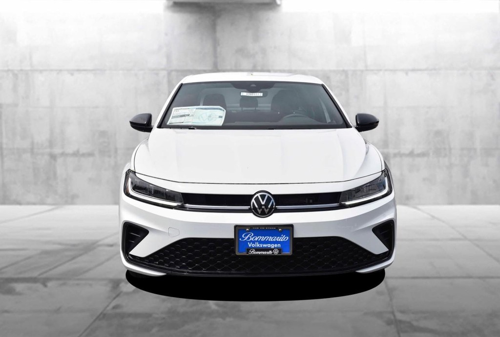 Volkswagen Jetta Vehicle Full-screen Gallery Image 4