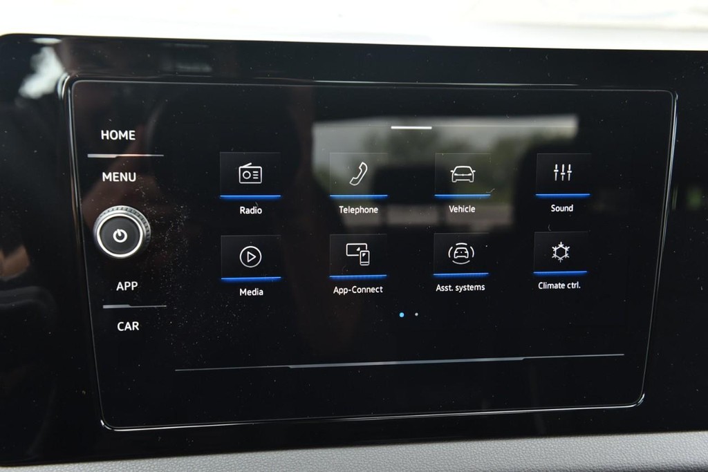 Volkswagen Jetta Vehicle Full-screen Gallery Image 14