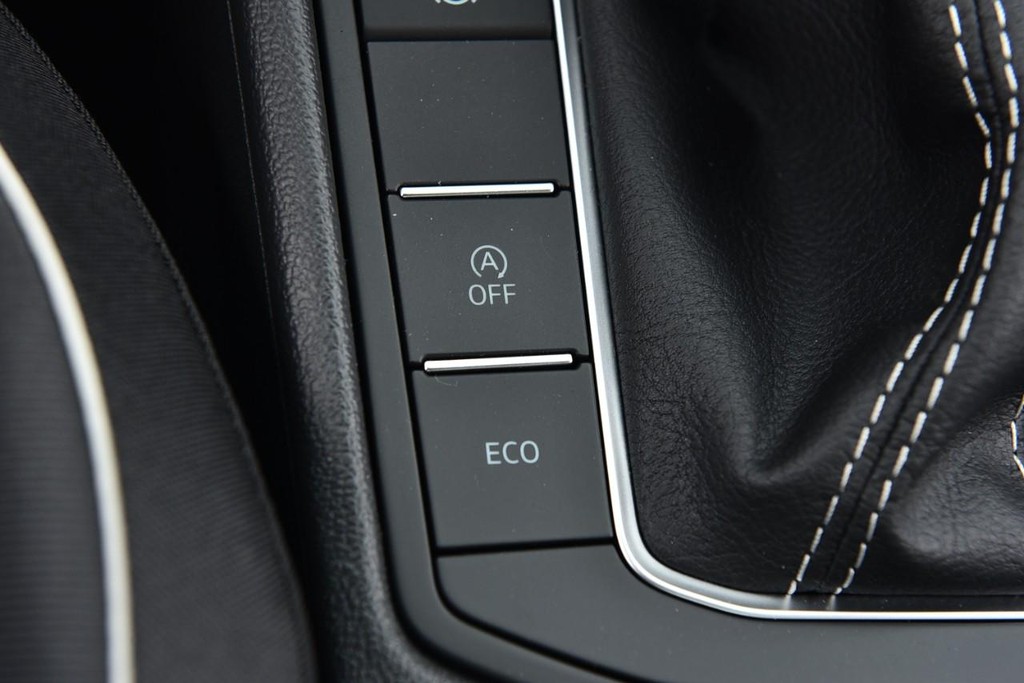 Volkswagen Jetta Vehicle Full-screen Gallery Image 17