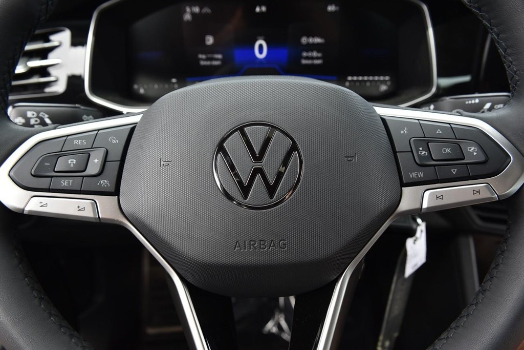 Volkswagen Jetta Vehicle Full-screen Gallery Image 18