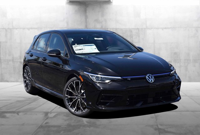 Volkswagen Golf R Vehicle Image 02