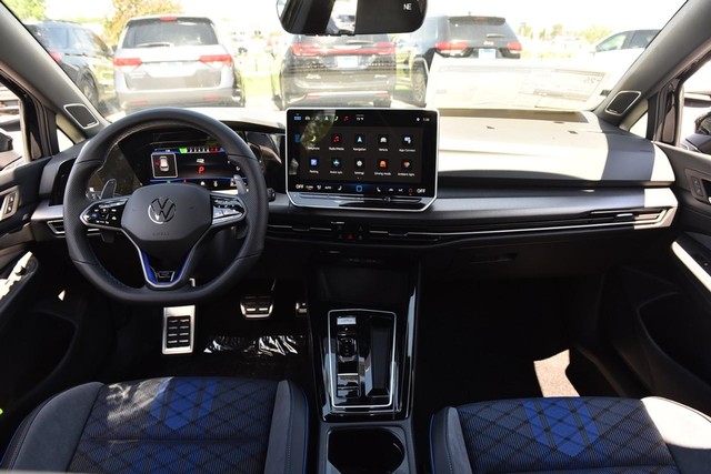 Volkswagen Golf R Vehicle Image 07